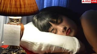 Benefits of Sleeping with One Foot Outside: सोने से पहले कर लेंगे यह काम तो दूसरों से अच्छी आएगी नींद, आज ही अपने रुटीन में कर लें शामिल