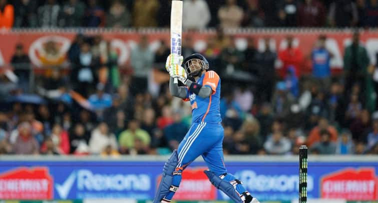 <div>Suryakumar Yadav Breaks MS Dhoni's Longstanding T20I Record vs Australia</div> <div>Suryakumar Yadav Breaks MS Dhoni's Longstanding T20I Record vs Australia</div>