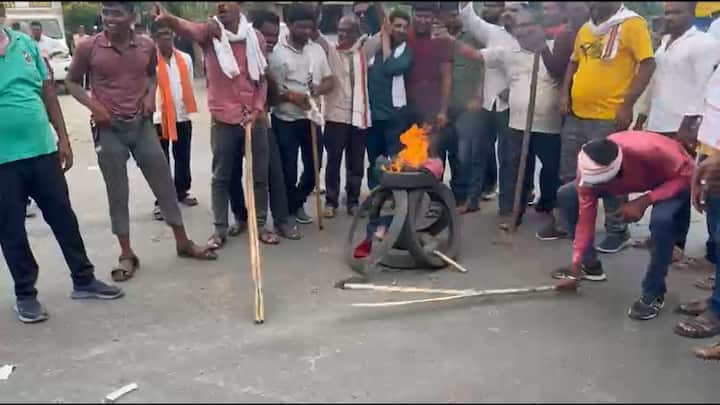 तर आज 4 वाजताच्या सुमारास राज्याचे गृहराज्य मंत्री पंकज भोयर (Pankaj Bhoyar) आणि अर्थ राज्यमंत्री आशिष जयस्वाल (Ashish Jaiswal) हे सरकारचे प्रतिनिधी म्हणून आंदोलन स्थळी जाऊन बच्चू कडूंशी चर्चा करणार आहे. त्यामुळे आता गृहराज्यमंत्री आणि अर्थ राज्यमंत्र्याच्या शिष्ठाईला यश येणार का? हे पाहणे महत्वाचे ठरणार आहे.