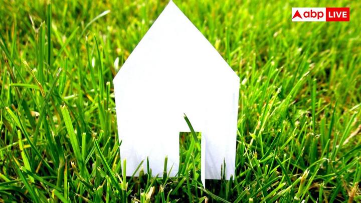 एक बार आपकी संपत्ति का नामांतरण हो जाए उसके बाद आप पुराने मालिक के बजाय अपने नाम से टैक्स का भुगतान कर सकते हैं. यह इसलिए जरूरी है क्योंकि टैक्स रसीले भविष्य के लेनदेन या फिर विवादों में स्वामित्व के सहायक साक्ष्य के रूप में काम करती हैं.