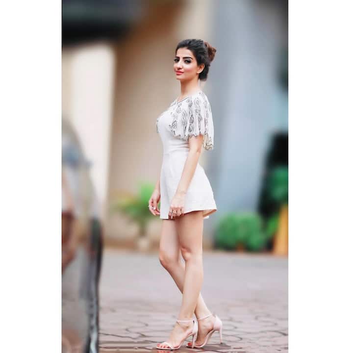 इंस्टाग्राम पर लवलीन कौर के 565K फॉलोवर्स हैं. यहां लवलीन अपनी और अपने फैमिली की खूबसूरत झलकियां पोस्ट करती दिखाई देती हैं.