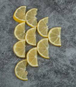 ਕਿਸੇ ਵਰਦਾਨ ਤੋਂ ਘੱਟ ਨਹੀਂ ਨਿੰਬੂ ਦੇ ਛਿਲਕੇ, ਮਿਲਦੇ ਗਜ਼ਬ ਦੇ ਫਾਇਦੇ