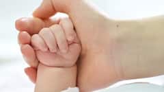 ਮਸ਼ਹੂਰ ਪੰਜਾਬੀ ਗਾਇਕਾ 56 ਸਾਲ ਦੀ ਉਮਰ 'ਚ ਬਣੀ ਮਾਂ ? ਜਾਣੋ ਇੰਟਰਨੈੱਟ 'ਤੇ ਵਾਇਰਲ ਖਬਰਾਂ ਦੀ ਸੱਚਾਈ...