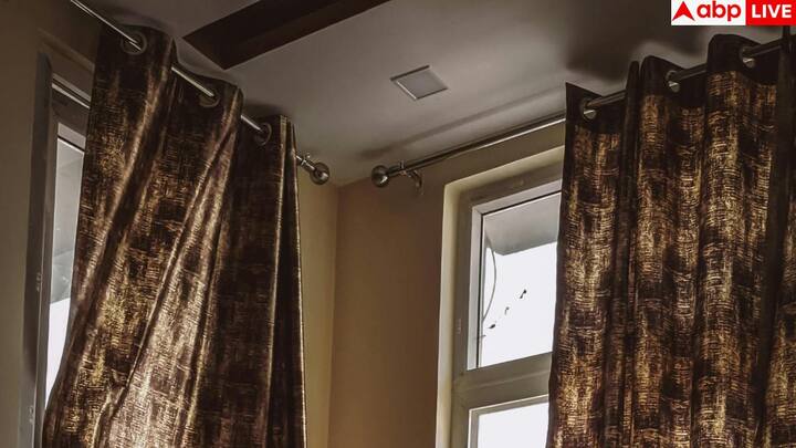 अगर बार-बार आपके पोल ढीले हो जाते हैं या टूट जाते हैं, तो किसी कारपेंटर या प्रोफेशनल की मदद लें. वे आपकी दीवार और पर्दे के हिसाब से सही पोल और इंस्टॉलेशन देंगे.