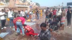 हरकी पौड़ी में यात्रियों को टीका लगाने को लेकर भिड़ीं महिलाएं, चले लात-घूंसे