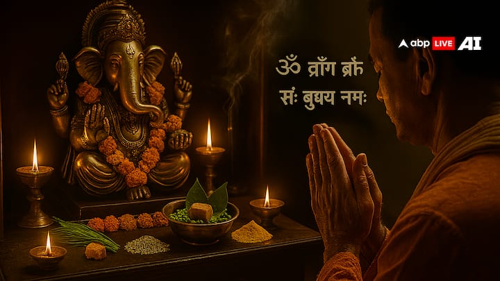 बुधवार को अष्टमी के दिन, गणेश जी की पूजा करें, जो विघ्नहर्ता हैं. भगवान गणेश की पूजा में दूर्वा, तिल और गुड़ चढ़ाएं. पूजा करते समय, भगवान गणेश के पास पीला चंदन और काला तिल चढ़ाकर, अपनी बीमारी के बारे में प्रार्थना करें और जल्द से जल्द ठीक होने की कामना करें.