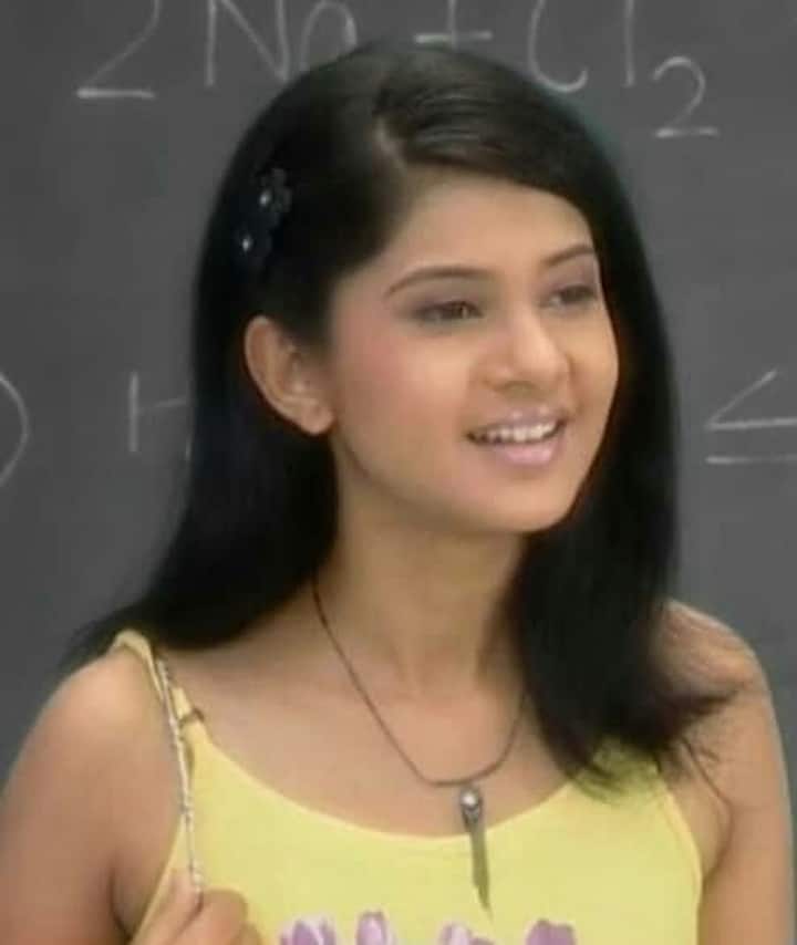 उनकी एक्टिंग की शुरुआत छोटे रोल्स से हुई थी, लेकिन उनकी मेहनत और टैलेंट के कारण उन्हें बड़े रोल मिलने लगे.