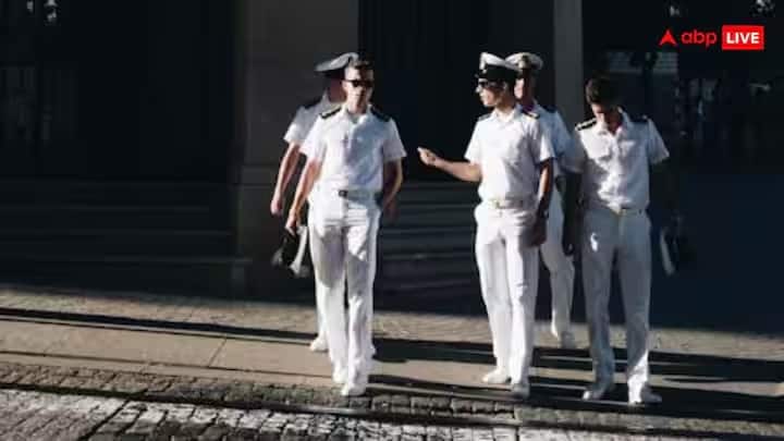 મર્ચન્ટ નેવીમાં વિવિધ પ્રકારના અભ્યાસક્રમો ઉપલબ્ધ છે. આ અભ્યાસક્રમો ગ્રેજ્યુએટ, ડિપ્લોમા અને સર્ટિફિકેટ સ્તરે ઉપલબ્ધ છે