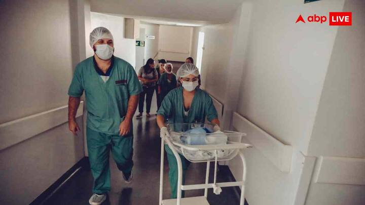 दुनिया भर में स्ट्रोक मौत के सबसे बड़े कारणों में से एक है. लेकिन अच्छी बात यह है कि अगर लक्षणों को समय पर पहचाना जाए और तुरंत इलाज कराया जाए, तो जान बचाई जा सकती है और व्यक्ति फिर से नॉर्मल लाइफ जी सकता है.