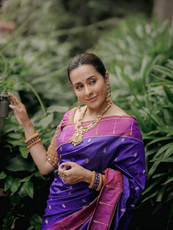 हिंदी मालिकेत 'चित्तोड की रानी पद्मिनी का जोहूर'मध्ये तिनं पद्मिनीची भूमिका साकारली होती.