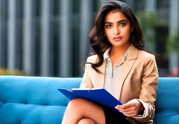 પગારની વાત કરીએ તો BSNL ખાતે સિનિયર એક્ઝિક્યુટિવ ટ્રેઇની શરૂઆતમાં 24,900 થી 50,000 નો બેસિક પગાર મેળવે છે. વધુમાં આ સરકારી નોકરીને કારણે DA, HRA અને અન્ય ભથ્થાં પણ આપવામાં આવશે. આનો અર્થ એ છે કે પગાર પેકેજ ખૂબ મજબૂત બને છે. આ પદ માટે પસંદગી થયા પછી કારકિર્દી વૃદ્ધિ પણ સારી માનવામાં આવે છે. સમય જતાં પ્રમોશન, વધેલી જવાબદારીઓ અને લાભો વધે છે.