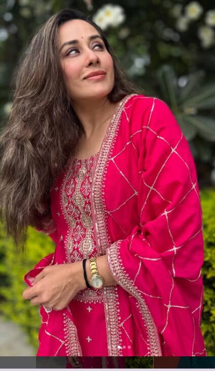 तिची प्राण्यांची एनजीओ असून त्यात 30 कुत्रे आणि 2 बैलांची देखभाल केली जाते.