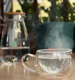 ਸਰਦੀ-ਖੰਘ ਤੋਂ ਲੈ ਕੇ ਜ਼ੁਕਾਮ ਤੱਕ ਦੀਆਂ ਸਮੱਸਿਆਵਾਂ ਰਹਿਣਗੀਆਂ ਦੂਰ, ਸਵੇਰੇ ਉੱਠਦੇ ਹੀ ਗਰਮ ਪਾਣੀ ‘ਚ ਇਹ ਚੀਜ਼ ਘੋਲ ਕੇ ਪੀਓ ਤੇ ਦੇਖੋ ਕਮਾਲ