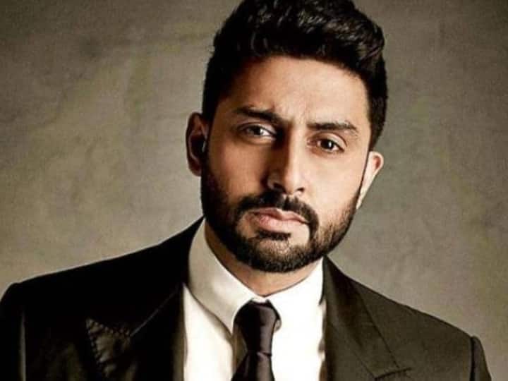 अमिताभ बच्चन के बेटे अभिषेक बच्चन ने मुंबई के बॉम्बे स्कॉटिश स्कूल के बाद अमेरिका के बोस्टन यूनिवर्सिटी में बिजनेस कोर्स में एडमिशन लिया था. लेकिन उन्होंने डिग्री पूरी नहीं की.