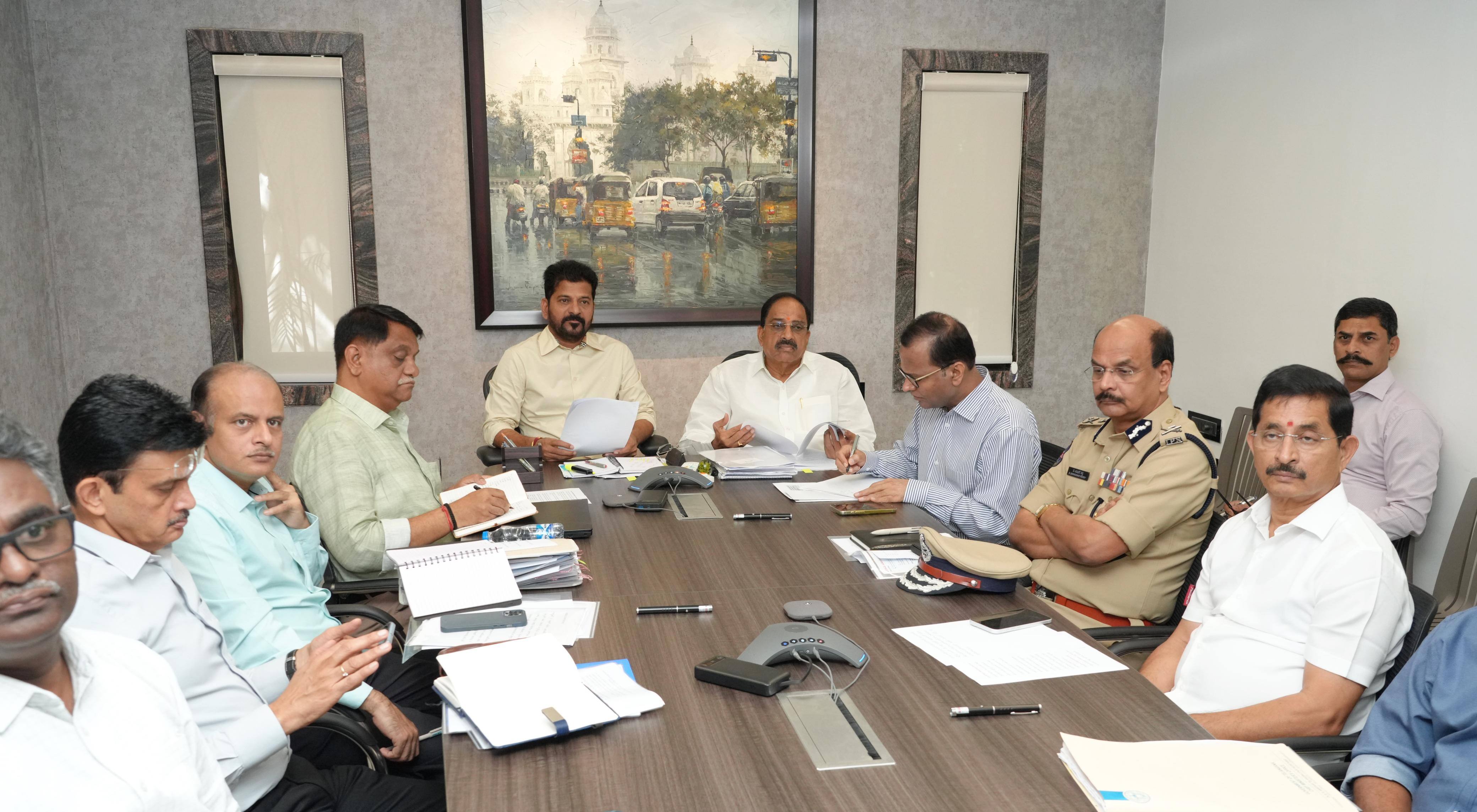 Telangana Latest News: తెలంగాణలో అధికారుల సెలవులు రద్దు- ధాన్యం కొనుగోలు కేంద్రానికి ప్రత్యేక అధికారి- తుపానుపై సీఎం సమీక్ష