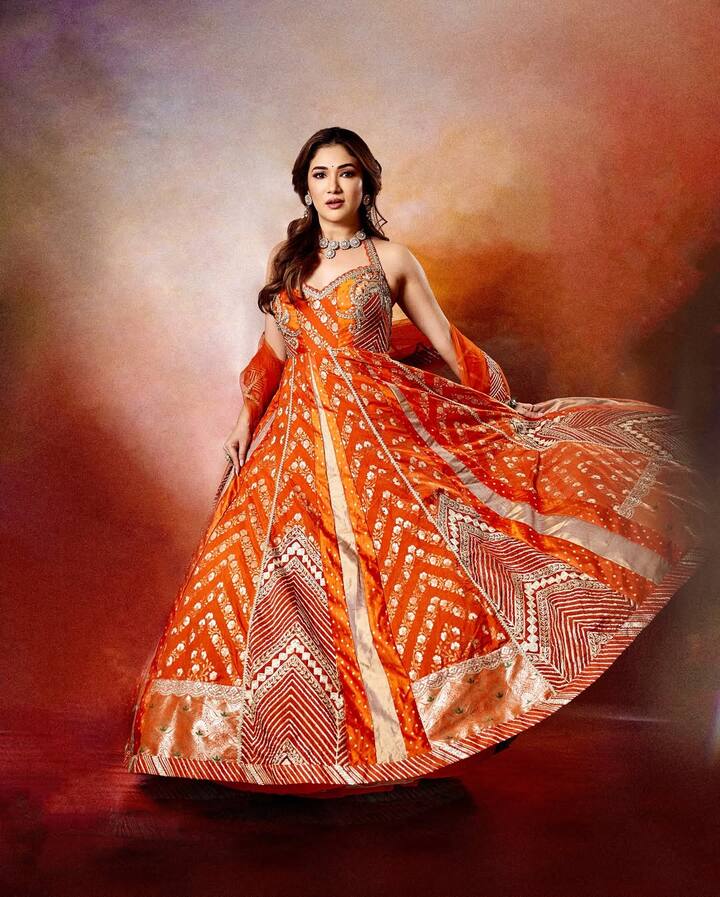 लोग हमेशा ही क्रिकेटर्स को सही नजर से देखते हैं और एक्टर्स को गलत नजरो से. रिद्धिमा ने कहा कि मुझे तो उस बारे में बात करने से भी एलर्जी होती है. क्योंकि मैं उससे कभी मिली भी नहीं और इतनी बड़ी और स्ट्रांग अफवाह फैल गई.