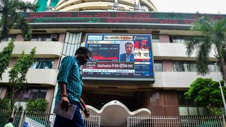 Dalal Street Opens On Muted Note Due To Fed Rate Cut, Sensex Opens At 84,700, Nifty Tests 26,000 Dalal Street Opens On Muted Note Due To Fed Rate Cut, Sensex Opens At 84,700, Nifty Tests 26,000