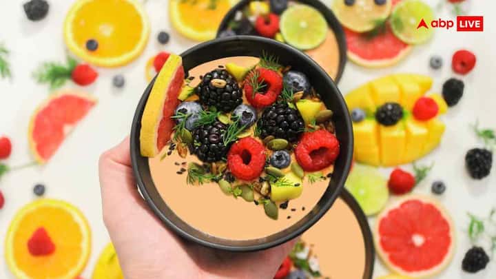 प्रदूषण के असर को कम करने के लिए आपकी डाइट में विटामिन और पोषक तत्वों का होना जरूरी है. विटामिन A, C और ओमेगा-3 फैटी एसिड आंखों की कोशिकाओं को मजबूत करते हैं. अपनी डाइट में गाजर, पालक, टमाटर, संतरा, आंवला, मछली, अलसी के बीज, अखरोट, चिया सीड्स और सूखे मेवे जरूर शामिल करें.