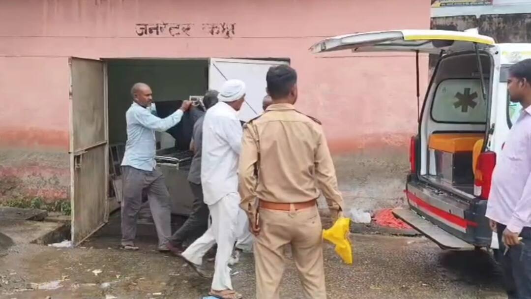 महोबा में बीए फाइनल की छात्रा ने लगाई फांसी, आखिरी मैसेज- 'कॉल क्यों नहीं उठा रहीं' Mahoba News BA final year student commits suicide by hanging herself ann महोबा में बीए फाइनल की छात्रा ने लगाई फांसी, आखिरी मैसेज- 'कॉल क्यों नहीं उठा रहीं'