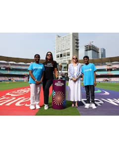 ICC Women's World Cup 2025: भारत-ऑस्ट्रेलिया का सेमीफाइनल मैच देखने पहुंची करीना कपूर, स्टेडियम से शेयर की तस्वीरें