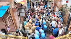 वाराणसी दालमंडी में शुरू हुआ चौड़ीकरण अभियान, पहली दुकान पर चला PWD का हथौड़ा