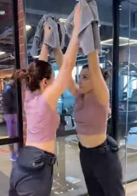 ती म्हणाली की कच्चा लसूण आरोग्यासाठी अत्यंत फायदेशीर आहे. कारण लसूण आपल्या शरीराची रोगप्रतिकारक शक्ती वाढवतो.