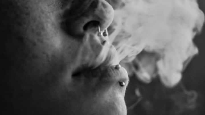 The interesting thing is that girls are ahead of boys in trying to quit tobacco. About 40% of teenage girls admit that they want to get out of this addiction.