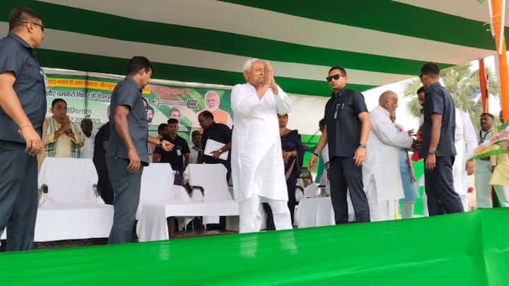 हरिनारायण सिंह के अलावा बिहार में कई ऐसे नेता हैं जिन्होंने लगातार जीत का सिलसिला बनाए रखा है.विजेंद्र प्रसाद यादव (सुपौल) और प्रेम कुमार (गया) आठ बार विधायक रह चुके हैं और अब नौवीं जीत की कोशिश में हैं.जीतन राम मांझी और सुरेंद्र प्रसाद यादव भी आठ-आठ बार चुनाव जीत चुके हैं, जबकि श्रवण कुमार सातवीं जीत के बाद अब आठवीं बार जनता के बीच पहुंचे हैं.