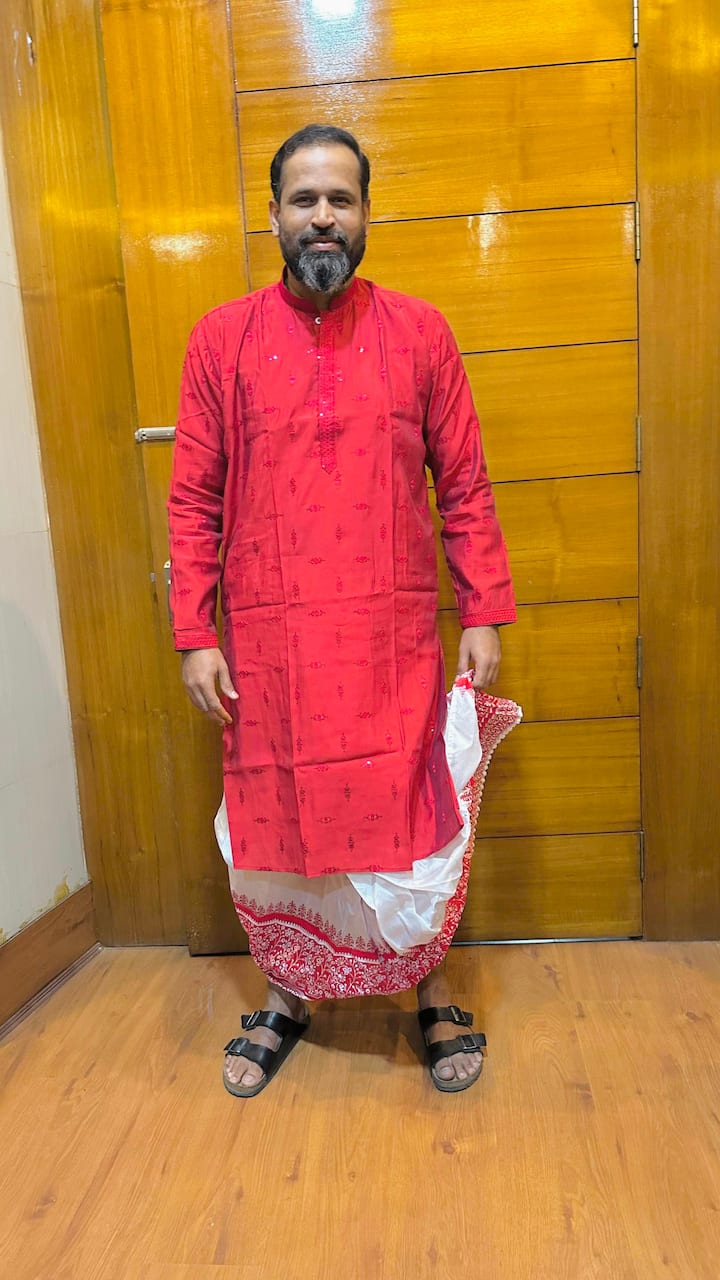 पूर्व क्रिकेटर यूसुफ पठान 2024 लोकसभा चुनाव में टीएमसी के टिकट पर पश्चिम बंगाल की बरहामपुर सीट से चुनाव जीतकर लोकसभा सांसद हैं.