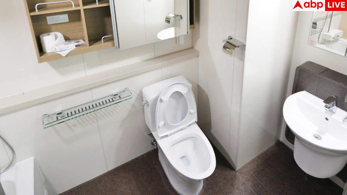 How long should take to Poop: पॉटी करने में एक शख्स को कितना वक्त लगना सही, इससे कैसे खुलता है सेहत का राज?