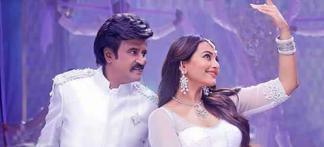 रजनीकांत और सोनाक्षी सिन्हा- सुपरस्टार रजनीकांत और सोनाक्षी सिन्हा फिल्म ‘लिंगा’ में साथ नजर आए थे. साल 2014 में रिलीज हुई इस फिल्म में दोनों के बीच 36 साल की उम्र का अंतर था. रजनीकांत के साथ सोनाक्षी की जोड़ी दर्शकों के लिए थोड़ी अनएक्सपेक्टेड थी, लेकिन फिल्म में दोनों की केमिस्ट्री को सराहा गया.