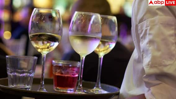 Correct way to drink wine: 99 पर्सेंट लोग नहीं जानते वाइन पीने का सही तरीका, क्या आप भी करते हैं ये गलतियां? Correct way to drink wine: 99 पर्सेंट लोग नहीं जानते वाइन पीने का सही तरीका, क्या आप भी करते हैं ये गलतियां?