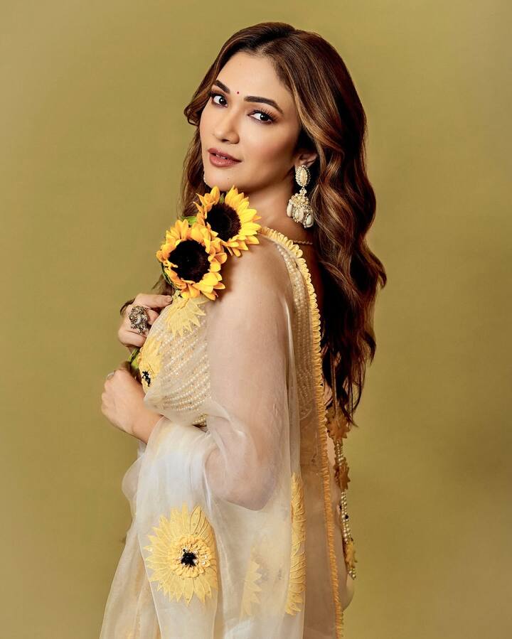 रिद्धिमा ने आगे कहा कि ये नहीं हो सकता भाई. कभी-कभी ऐसा होता है कि कोई फैन पेज आपको साथ देखना चाहता है तो ऐसे ट्रेंड चला देता है. लेकिन, इस रूमर ने मुझे काफी डिस्टर्ब किया है. मेरी फैमिली इससे बहुत ज्यादा परेशान हो गई थी.