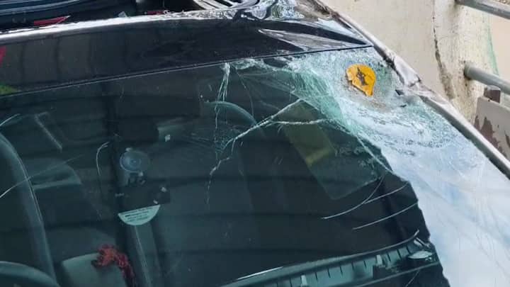 अपघातानंतर या महिलेला जवळच्या  मोदी दवाखान्यात दाखल करण्यात आले. मात्र, डॉक्टरांनी त्यांना मृत घोषित केले.