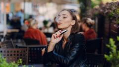 यूपी की लड़कियां तंबाकू और सिगरेट के छल्ले उड़ाने में आगे, जानें कितनी उम्र से ही करने लगती हैं नशा?