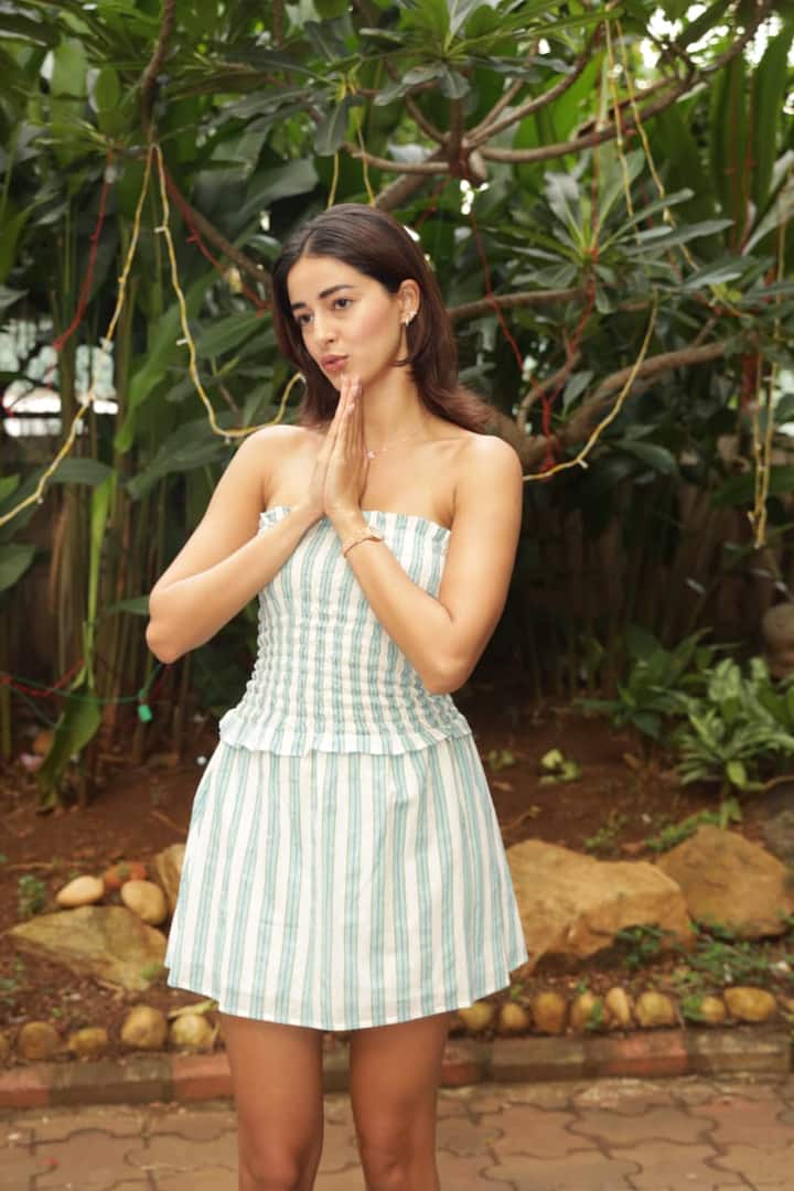 हा छोटासा पण मनाला भावलेला क्षण सोशल मीडियावर व्हायरल झाला आणि चाहत्यांनी तिचं भरभरून कौतुक केलं.