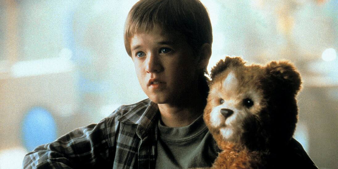 इन 7 फिल्मों ने की थी सालों पहले जो भविष्यवाणी, वो सब कुछ आज सच में हो रहा है