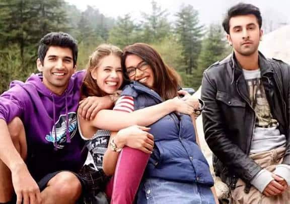 'ये जवानी है दीवानी' का हाल भी कुछ ऐसा ही रहा. री रिलीज के ओपनिंग डे कलेक्शन में फिल्म 'बाहुबली द एपिक' से पीछे रह गई. पहली बार रणबीर कपूर की ये फिल्म 2013 में रिलीज हुई. इसके बाद ये फिल्म इसी साल जनवरी के महीने री रिलीज हुई. ओपनिंग डे में फिल्म के खाते में 1.20 करोड़ रुपए जमा हुए.