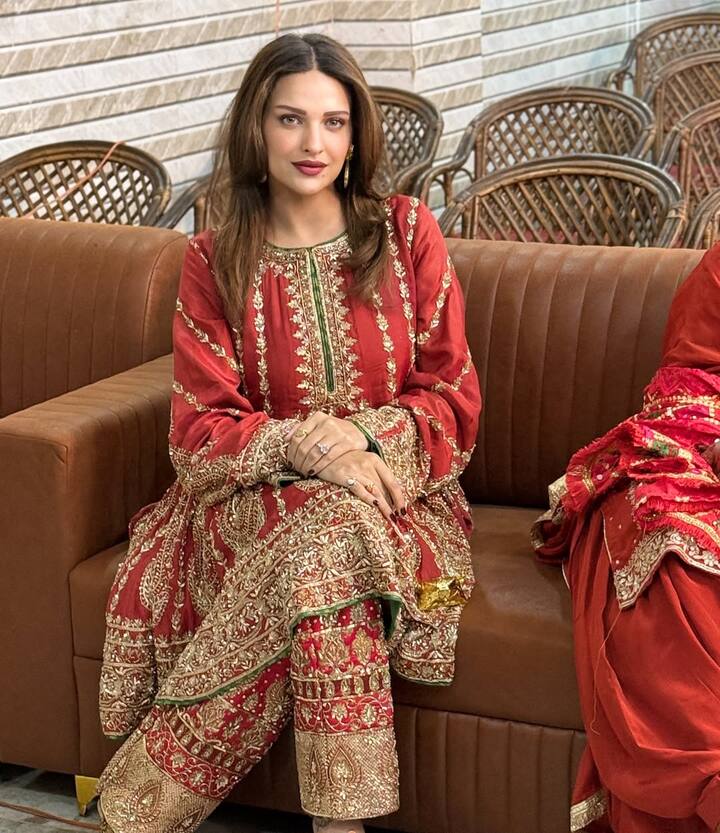 जो लोग मेरे से मिलते हैं, वो कहते हैं कि ये हिमांशी लग नहीं रही. लेकिन मैं सच कहूं तो वजन कम करके मुझे बहुत अच्छा महसूस हो रहा है.