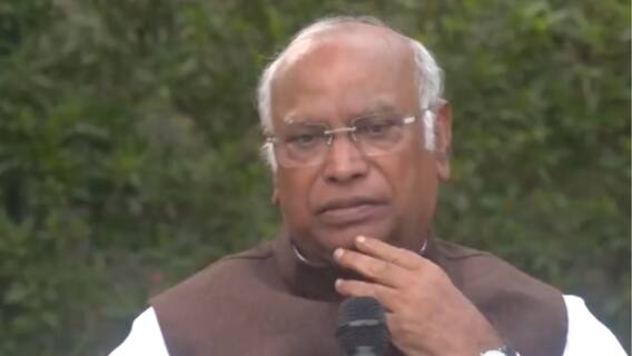 Mallikarjun Kharge Says RSS Should Be Banned, Cites Patel’s 1948 Letter, Law & Order Concerns