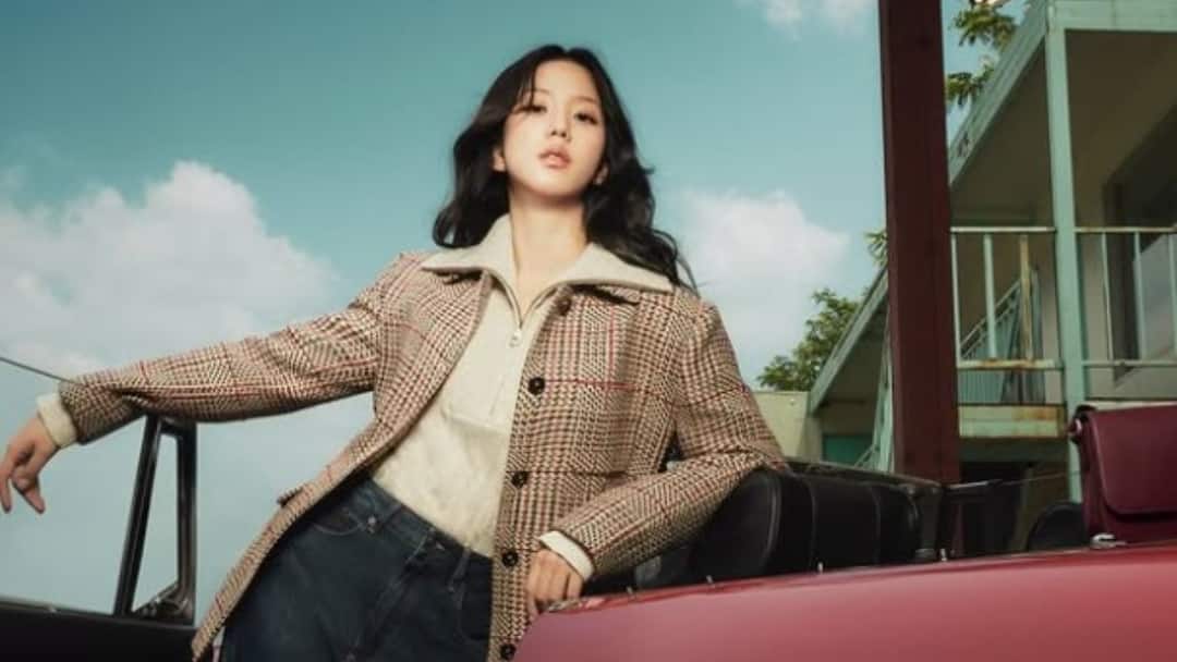 BLACKPINK's Jisoo Buys $14 Million Gangnam Villa, HYBE's Bang Si Hyuk To Be Her Neighbour