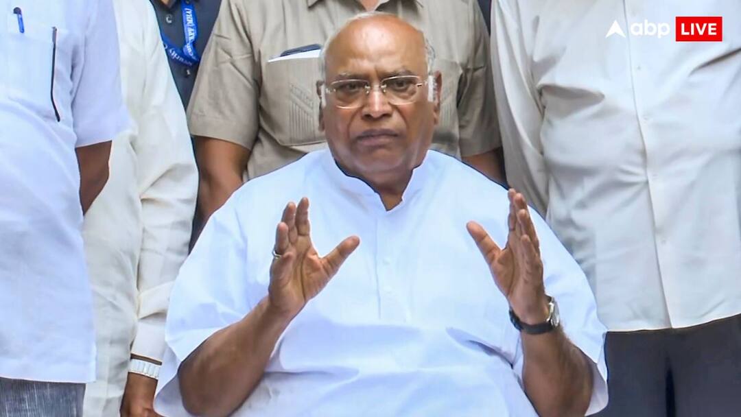 Congress Appeals To Bihar Voters For Change; Kharge, Priyanka Gandhi Urge First-Time Voters To Shape State’s Future Congress Appeals To Bihar Voters For Change; Kharge, Priyanka Gandhi Urge First-Time Voters To Shape State’s Future