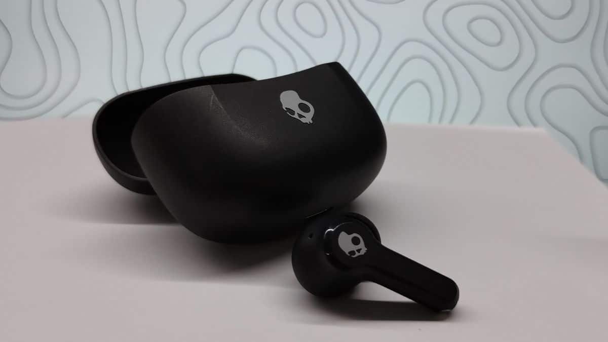 Gadgets Review | Skullcandy Uproar Review: No ANC, No App; Still My New Favourite Earbuds