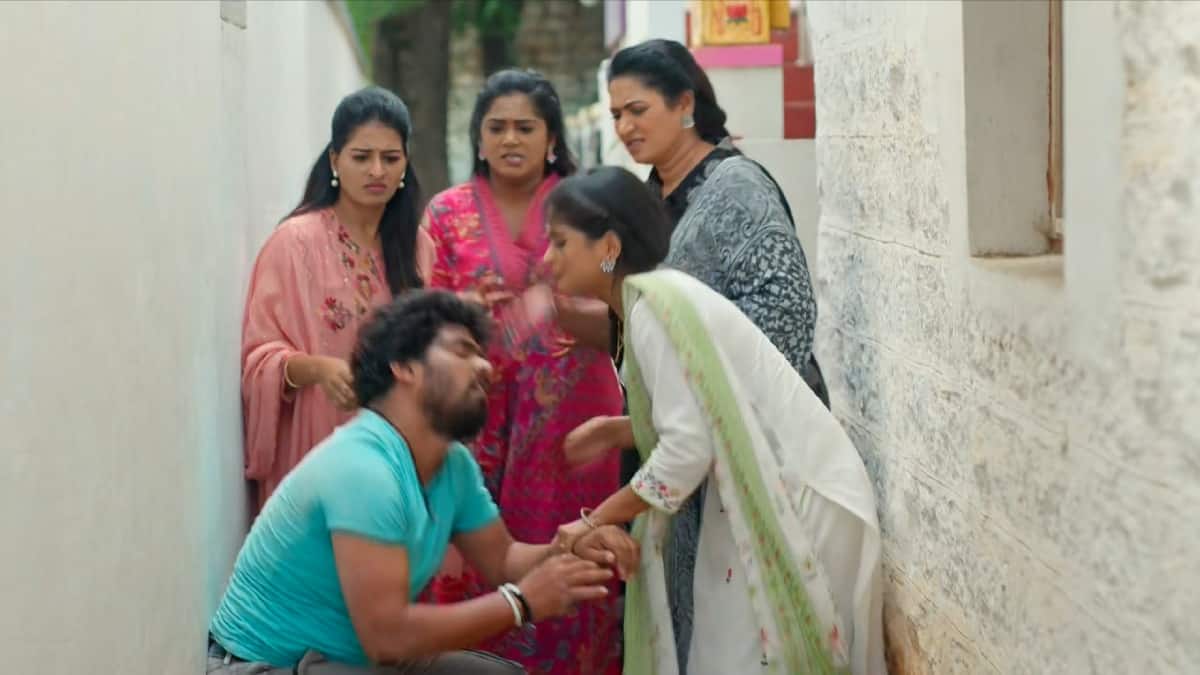 Illu Illalu Pillalu Serial Today October 31st: ఇల్లు ఇల్లాలు పిల్లలు: శోభ కోసం అత్తాకోడళ్ల హైడ్రామా! కిడ్నాపర్లు దొరికారా? ధీరజ్ పరిస్థితి ఏంటి?