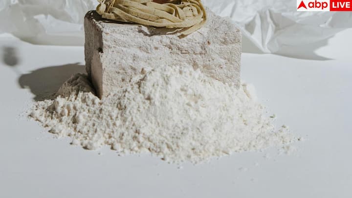 यही सूजन लंबे समय में सेल्स को नुकसान पहुंचाती है. रिसर्च बताती है कि लगातार इंफ्लेमेशन रहने से कैंसर सेल्स के बढ़ने का खतरा भी बढ़ सकता है, खासकर कोलन और ब्रेस्ट कैंसर में.