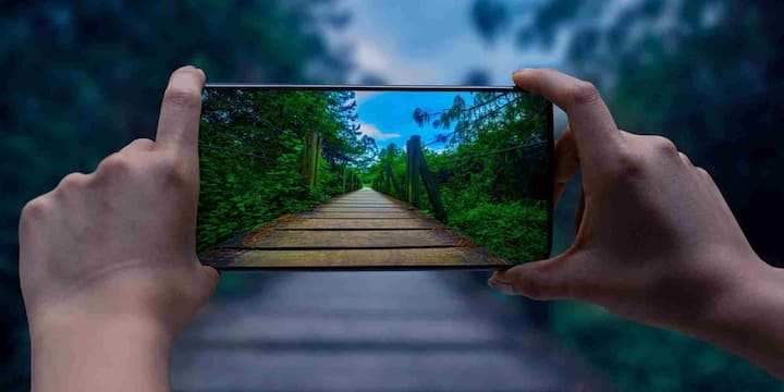 इतना ही नहीं, स्मार्टफोन निर्माण में इस्तेमाल होने वाले NAND फ्लैश स्टोरेज की कीमतें भी बढ़ने लगी हैं. TrendForce के मुताबिक, इस तिमाही में इनकी कीमतों में 5 से 10% तक की बढ़ोतरी संभव है.