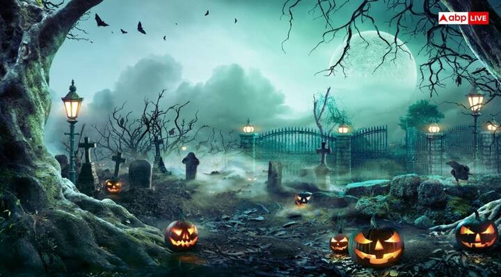 पश्चिमी देशों में हैलोवीन को एक उत्सव की तरह सेलिब्रेट किया जाता है. लोग डरावने चेहरे बनाकर इस दिन को सेलिब्रेट करते हैं. लेकिन हैलोवीन की अजीबोगरीब परंपरा वाले इस फेस्टिवल की मूल भावना गरुड़ पुराण से काफी मेल खाती है.