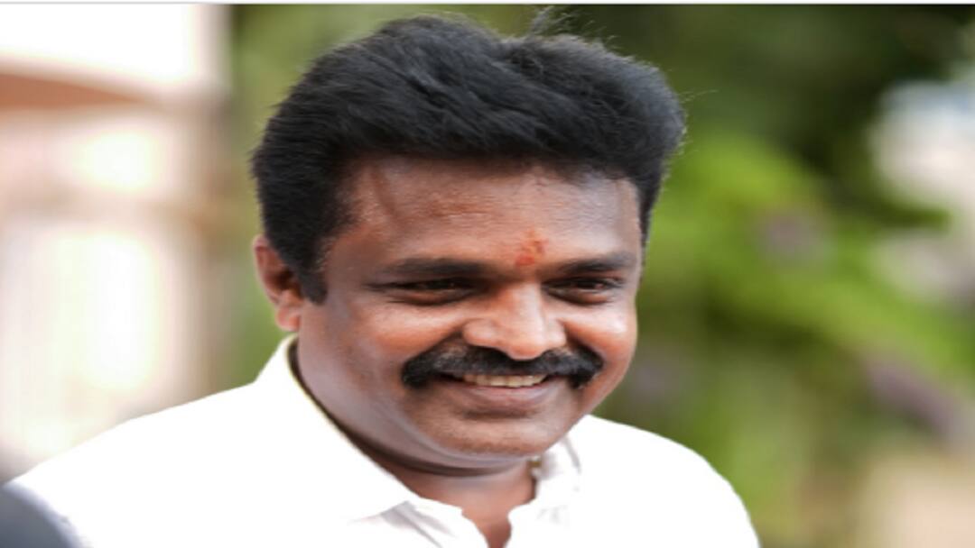 உங்களுடன் நாங்கள்... பருவமழை பாதுகாப்பில் அதிக கவனம்: மக்களுக்கு மேயர் சண்.ராமநாதன் ஆலோசனை We are with you... Pay more attention to monsoon safety: Mayor Shan Ramanathan advises the people tnn உங்களுடன் நாங்கள்... பருவமழை பாதுகாப்பில் அதிக கவனம்: மக்களுக்கு மேயர் சண்.ராமநாதன் ஆலோசனை