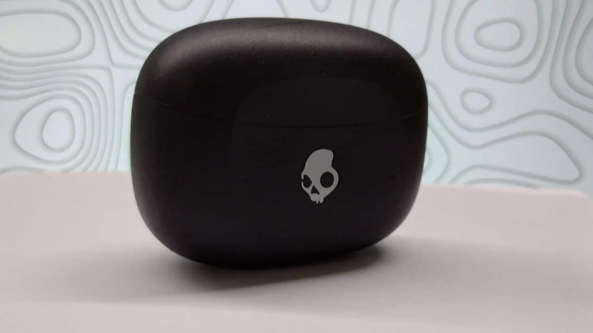 Gadgets Review | Skullcandy Uproar Review: No ANC, No App; Still My New Favourite Earbuds