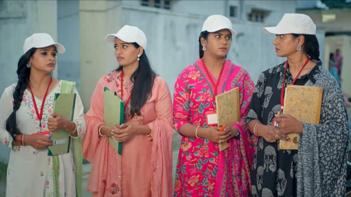 Illu Illalu Pillalu Serial Today October 31st: ఇల్లు ఇల్లాలు పిల్లలు: శోభ కోసం అత్తాకోడళ్ల హైడ్రామా! కిడ్నాపర్లు దొరికారా? ధీరజ్ పరిస్థితి ఏంటి?